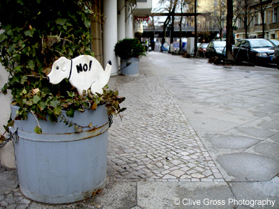 Berlin Dog Sign