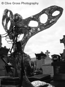 Paris graveyard angel